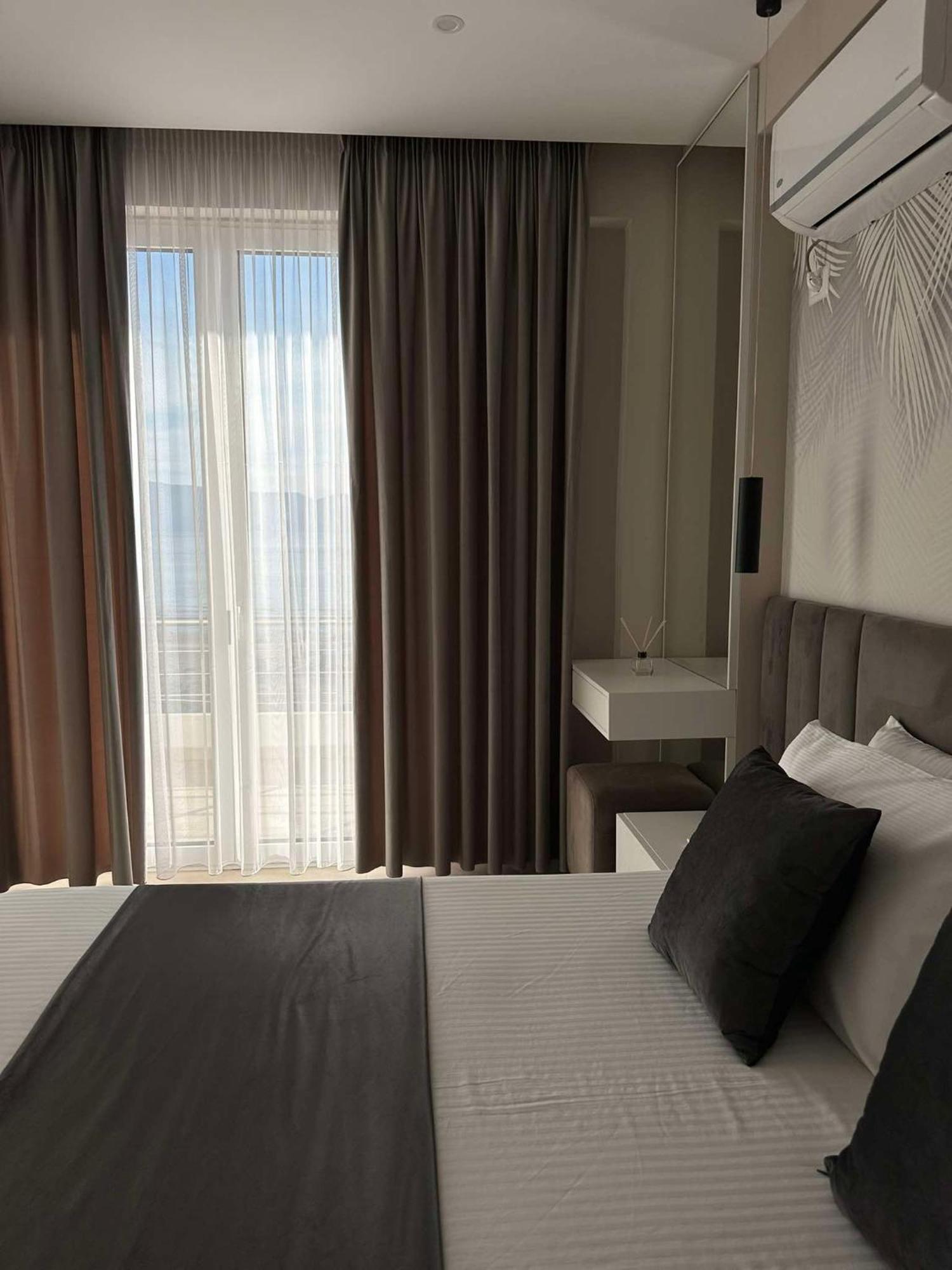 Sea View Apartment Luxury Vlorë Eksteriør billede